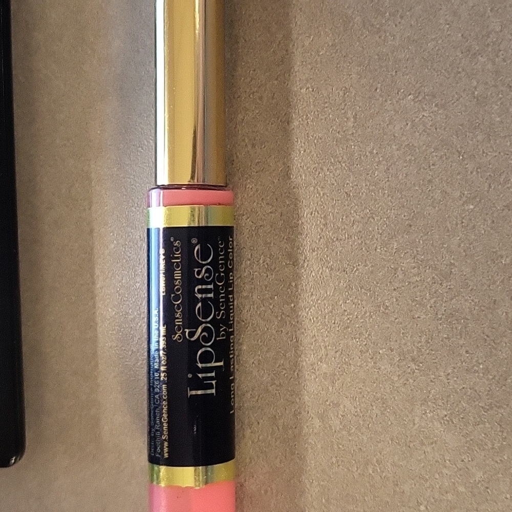 Senegence lipsense fleur de lids in color,  new in pkg